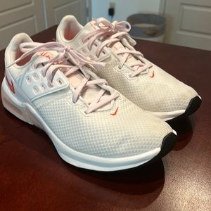 Nike Air Max Bella TR 4 Training Sneakers